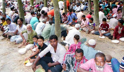 রোহিঙ্গা সেজে তিনবেলা ফ্রি খাবার খাচ্ছে নোয়াখালীবাসী