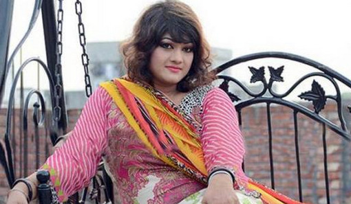 নায়িকা মুনমুনের অবস্থা দেখুন ! ভাগ্যের পরিহাসে এখন একি করছে?-ভিডিওসহ