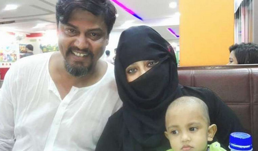 বোরকা পরেও নিজেকে লুকাতে পারলেন না এই অভিনেত্রী