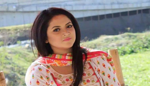 রোহিঙ্গা কিশোরীদের মাঝে স্যানিটারি ন্যাপকিন বিতরণ করলেন অভিনেত্রী ঊর্মিলা শ্রাবন্তী
