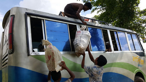 বান্দরবানে অবস্থানকারী রোহিঙ্গাদের উখিয়ায় স্থানান্তর শুরু