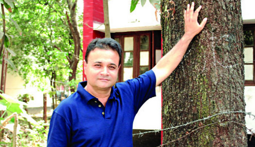 ঢাকা মেডিকেলে নিউক্লিয়ার মেডিসিন বিভাগের প্রধান ডা. এজাজ