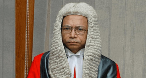 প্রধান বিচারপতিকে জনসম্মুখে হাজির করার দাবীতে আইনজীবীদের বিক্ষোভ