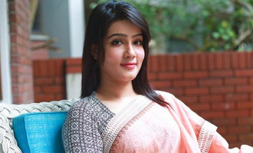 বোরকা পরে সিনেমা হলে ‘ঢাকা অ্যাটাক’ দেখলেন মাহি
