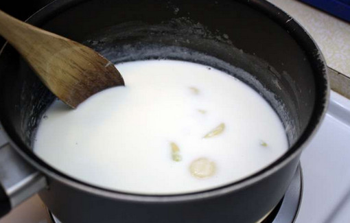রসুন-দুধ একসাথে খেলে কী হয়? জেনলে আপনি......।।