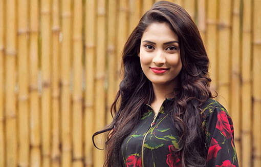 যেভাবে ‘বড় ছেলে’ বদলে দিয়েছে মেহ্জাবীনকে