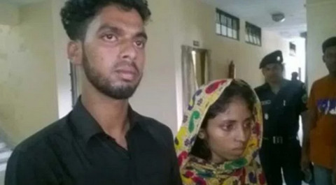 প্রেমের টানে খালুর সঙ্গে স্কুলছাত্রীর পলায়ন, এলাকায় চাঞ্চল্যের সৃষ্টি
