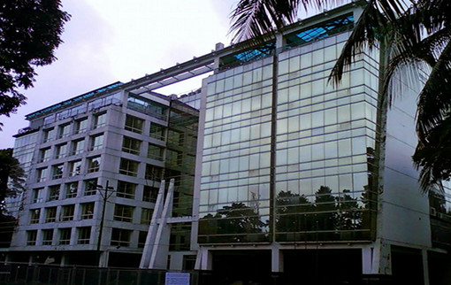 ব্লু হোয়েল নিয়ে মোবাইল বন্ধ রাখার বার্তাটি কতটা সত্য জানাল বিটিআরসি... (বিস্তারিত)
