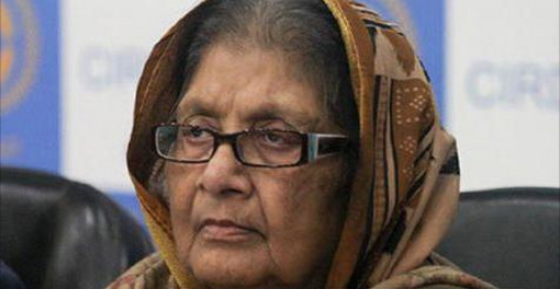 সংসদ উপনেতা সাজেদা চৌধুরীর গাড়ি বহরে হামলা ও ভাঙচুর, ওসি আহত