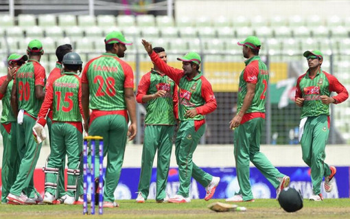 চলছে বাংলাদেশ-দক্ষিণ আফ্রিকার উত্তেজনাপূর্ণ দ্বিতীয় ওয়ানডে (সম্পূর্ণ খেলাটি LIVE দেখুন এখানে ক্লিক করুন)