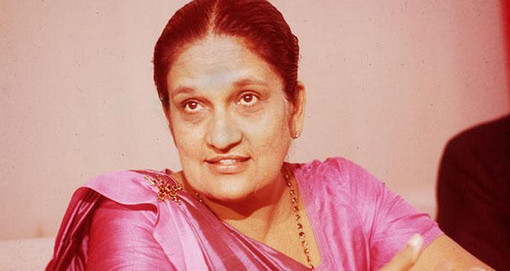১৮ বার গর্ভপাতের পর মা হলেন ৫০ বছরের এই নারী!