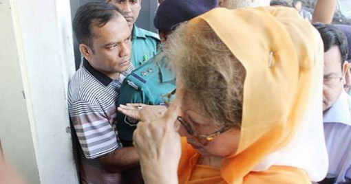 আদালতে কাঁদলেন খালেদা জিয়া