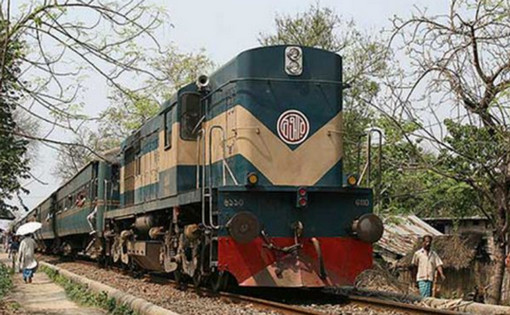 চালকের জন্য প্রাণে বাঁচল দুই হাজার যাত্রী