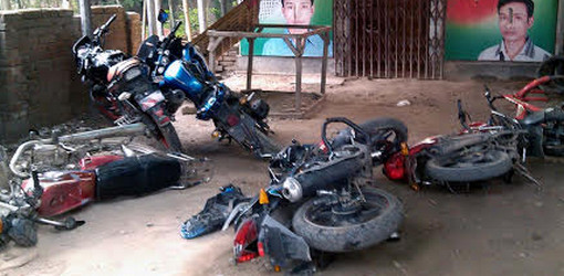 সেনা সদস্যকে মারপিট করে মোটরসাইকেল ভাংচুর, এলাকাবাসির তোপের মুখে ২ পুলিশ সদস্য