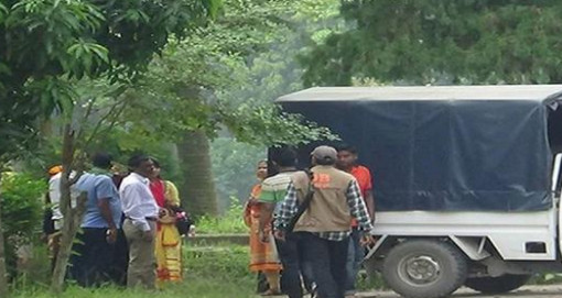 পার্কে অভিযানে অসামাজিক কার্যকলাপে পুলিশের হাতে ধরা ১২ তরুণ-তরুণী! অতঃপর..