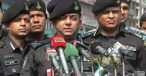 ফেসবুকে লাইক কমেন্টে সাবধান! না হলে দরজা খুলেই দেখবেন র্যাব অথবা পুলিশ আপনার সামনে