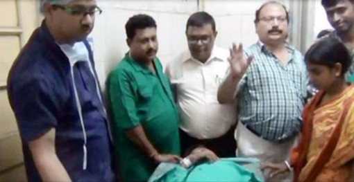 কিশোরীর পুরুষাঙ্গ : লজ্জায় পরিবার!