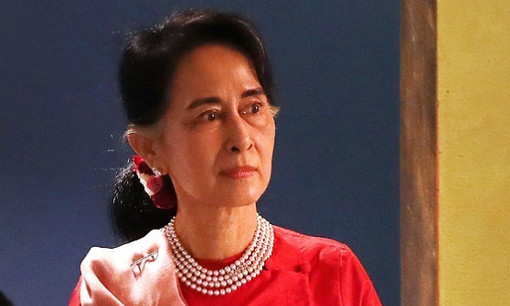 হঠাৎ রাখাইন সফরে সুচি