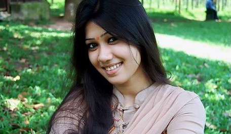 ছবির পাত্রীর বিয়ের জন্য মধ্যবিত্ত ভদ্রমনের নামাজি ঘর জামাই পাত্র চাই: সরাসরি পাত্রী - ০১৭৩১