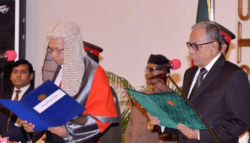 দায়িত্ব নেয়ার পর থেকেই আলোচনার কেন্দ্রবিন্দুতে ছিলেন প্রধান বিচারপতি