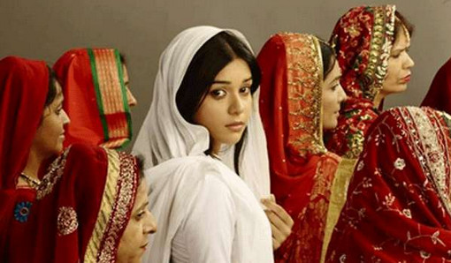 বিধবা বিবাহ করলেই মিলবে হাতে গরম দু'লক্ষ টাকা!
