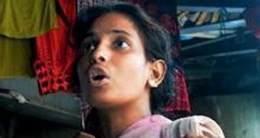 ফুটপাথে প্রতিরাতে চলে ইজ্জতরক্ষার লড়াই