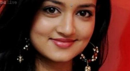 মিলনের আগে একটি জায়গায় হাত দিয়ে পাগল করে তুলুন আপনার স্ত্রীকে