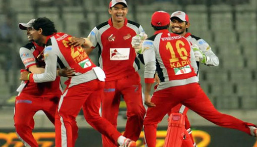 ঘরের মাঠে নেমেই চিটাগং ভাইকিংসের রেকর্ডের বন্যা।