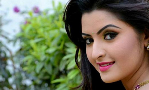 নতুন রেকর্ড গড়ছে্ন পরীমনি!