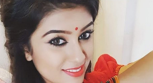 জেনে নিন , দিনের কখন মেয়েরা মিলনের জন্য পাগল হয়ে যায় ?