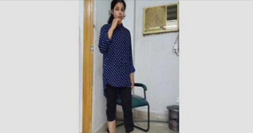 অভিনব পদ্ধতিতে ইয়াবা পাচারে দুই যুবতি