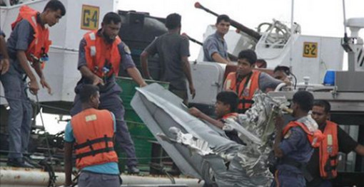 জীবন ফিরে পেলেন বিমানের ৪ পাইলট, মা ফিরে পেলেন তার সন্তানকে পড়ুন বিস্তারিত