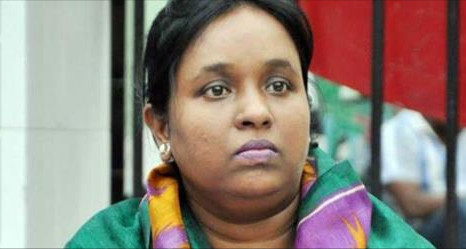 গুলি খাবো তবুও সড়কে হকার বসতে দেবো না