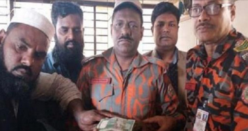 আহত যাত্রীর ৩ লাখ ৪৫ হাজার টাকা পেয়ে ফেরত দেওয়া মোস্তাফিজের গল্প!