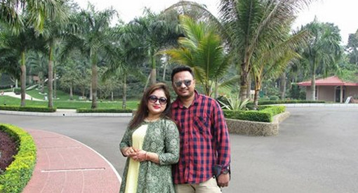 স্বামীর সাথে চিত্রনায়িকা রেসি