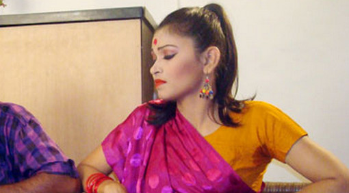 দুশো টাকা দিয়ে এক দেহ ব্যবসা কর্মীর ঘরে গেলাম! এরপর…