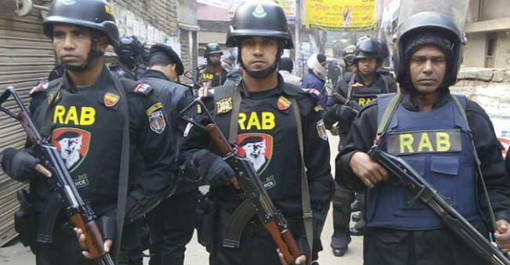 ‘আব্বা বাসায় খুব গোলাগুলি হচ্ছে, বাঁচব কি না জানি না’