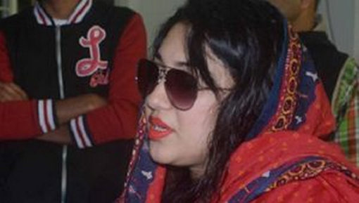 বুবলীকে নিয়ে অস্ট্রেলিয়ায় শাকিব, ডিভোর্সের শুনানিতে অপু