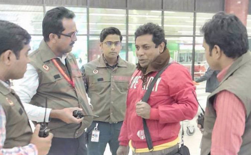 বিমান বন্দরে সোনার বারসহ ধরা পড়লেন মোশাররফ করিম!