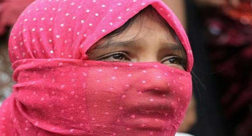 আমি তোমার ডাক্তার, আমার কাজ এগুলা করা – চুপ করে শুয়ে থাকো…পিজি হাসপাতালে গোপন ক্যামেরায়...(ভিডিও সহ)