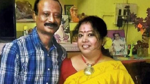 ফেসবুক আসক্তি: স্ত্রীকে কুপিয়ে খুন করল স্বামী