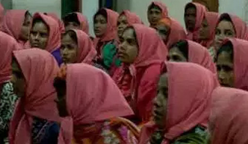 যারা বিদেশ যেতে চান সাবধান হন এখুনি, মেয়েদেরকে বিদেশে নিয়ে কী করা হয় দেখুন!!