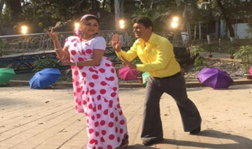 নাচে-গানে এফডিসি মাতালেন চঞ্চল-পাপিয়ার