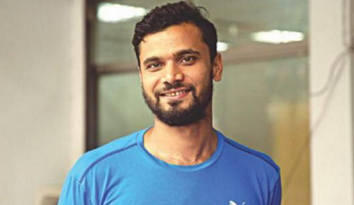 আজ ওমরাহ্ পালনে সৌদিতে যাচ্ছেন মাশরাফি