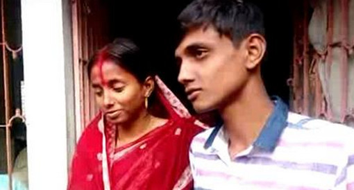 হাসপাতালে শুয়ে রক্ত দিয়ে প্রেমিকাকে বিয়ে!