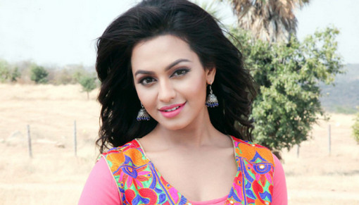 পরি ফ্লপ, মীম লোভী, মাহী বেয়াদব, ববি-ফারিয়া পরকিয়ায় আক্রান্ত