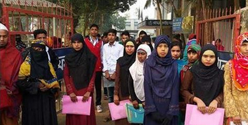 প্রধান শিক্ষকের প্রতারণায় পরীক্ষায় বসা হলো না তাদের