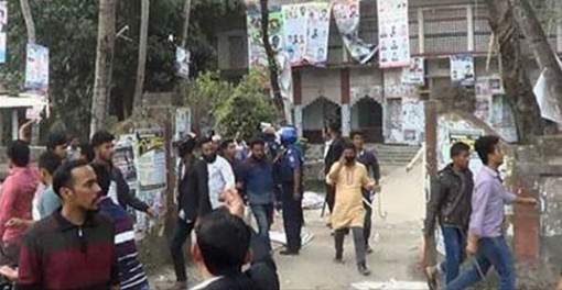 লক্ষ্মীপুরে এ্যানীর বাড়িতে হামলা-ভাঙচুর, সাংবাদিকসহ আহত-৪