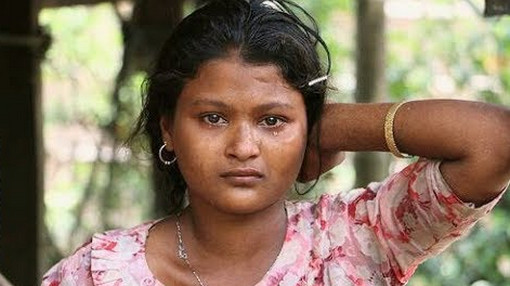 রোহিঙ্গা এই মেয়েটিকে ধর্ষণ এর পর কিভাবে গাছের সাথে বেঁধে রাখা হয়েছে দেখুন ভিডিওতে