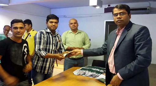 মালয়েশিয়া প্রবাসীদের জন্য একটি বিশেষ বিজ্ঞপত্তি এরিয়ে যাবেন না
